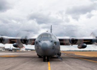 Llegan a Tonga los primeros vuelos de ayuda tras erupción de volcán