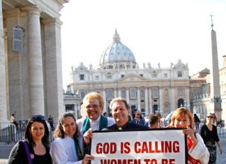 Sitio web del Vaticano da espacio a un grupo que exige el sacerdocio femenino