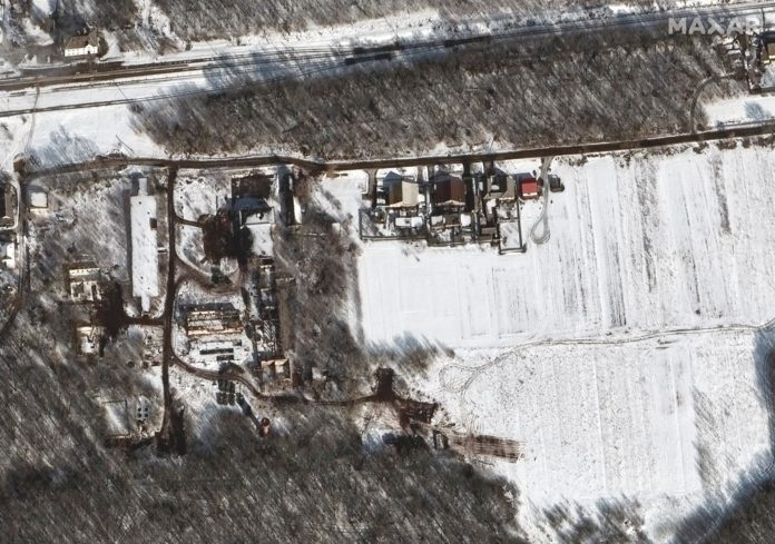 Ucrania niega una ofensiva en el Donbás y dice respetar los Acuerdos de Minsk