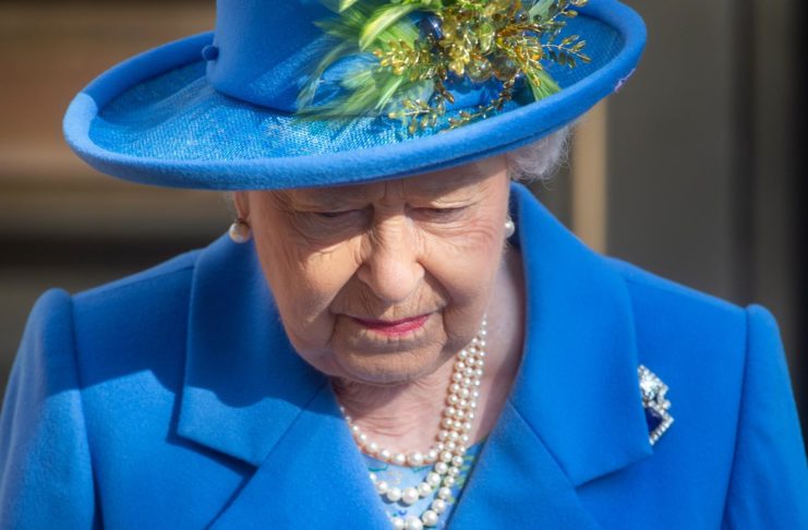 Isabel II alcanza las siete décadas de reinado en un momento de turbulencias