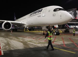 Ucrania dice que los vuelos son seguros pese al incremento de las tensiones