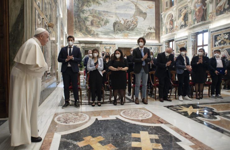 El papa dice que «gastar en armas ensucia el alma, el corazón y la humanidad»