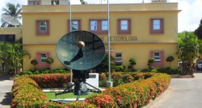 Onamet mantiene siete provincias bajo alertas meteorológicas; vaguada continuará provocando aguaceros