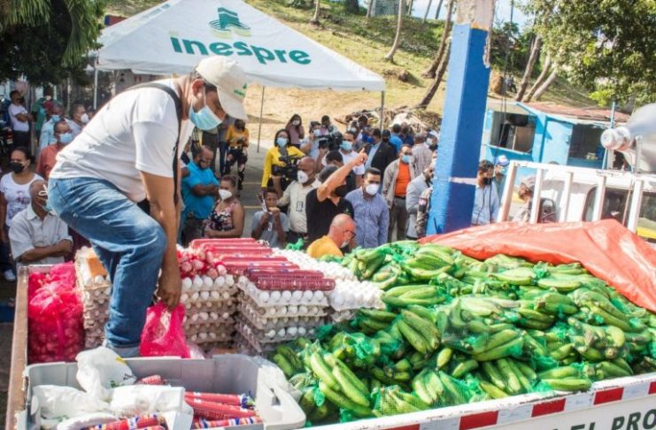 Inicia feria “Inespre Está de Madre” con plátanos a RD$1 y RD$2