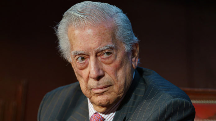 El premio Nobel de Literatura no perdió oportunidad para lanzar dardos al izquierdista y alabar la