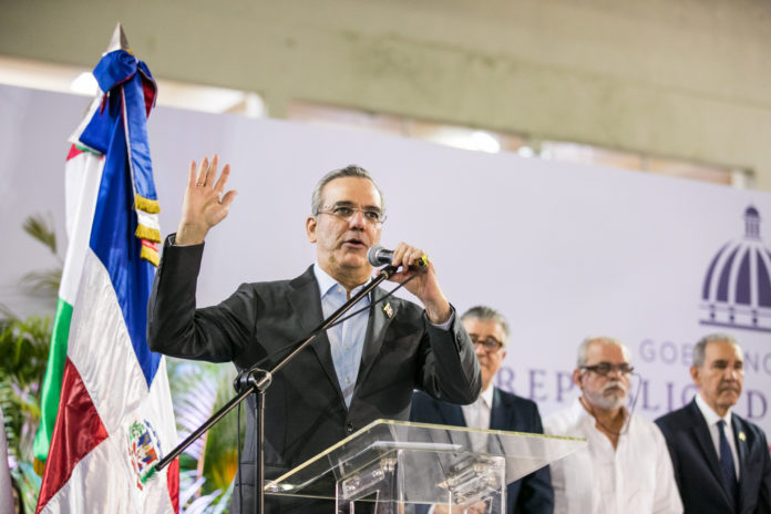 Abinader encabeza acto presentación Estrategia para Reforma Educativa de la Policía Nacional