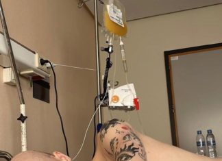 Muere Charlie, el ‘tiktoker’ de España que contaba su día a día el vivir con cáncer El ‘tiktoker’ de Alicante que contaba su día a día con cáncer con humor, a los 20 años