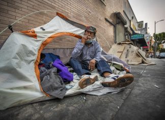 La cuidad de San Francisco es demandada por demoler campamentos de personas sin techo Demandan a la ciudad de San Francisco por demoler campamentos de personas sin techo