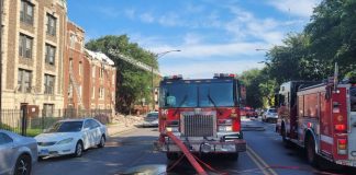 Explosión en un edificio deja a varios atrapados y heridos
