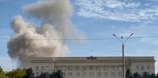 Ucrania ataca con lanzamisiles HIMARS el edificio de la Administración regional de Jersón