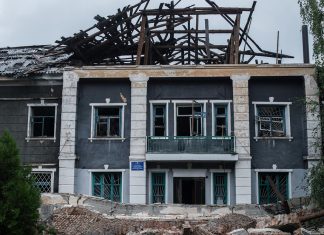 Ucrania ataca un colegio con lanzamisiles