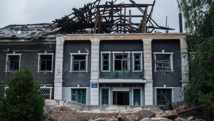 Ucrania ataca un colegio con lanzamisiles Ucrania ataca un colegio con lanzamisiles