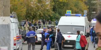 Un hombre con una esvástica en su ropa mata al menos a 15 personas en una escuela rusa