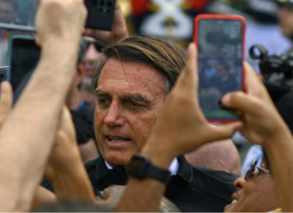 Multan a Bolsonaro por realizar propaganda electoral anticipada