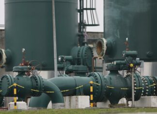 Francia inicia el envío de gas natural a Alemania