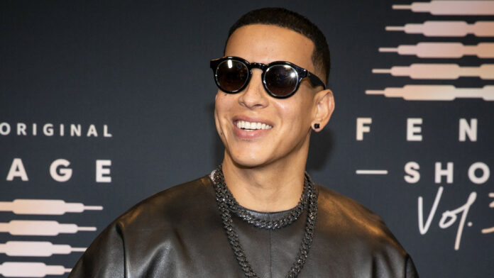 Joven es buscada por la Interpol tras realizar estafa millonaria con boletas de Daddy Yankee