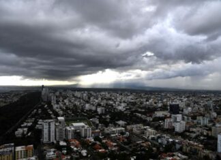 Se esperan chubascos locales y tronadas hacia algunas regiones; Onda tropical se aleja del país