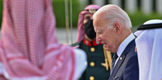 El príncipe heredero saudí se burla en privado de Biden