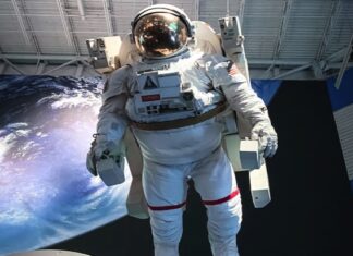 Japonesa estafada por un falso astronauta Japonesa estafada por un falso astronauta
