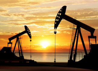 La OPEP+ aprueba un fuerte recorte de la producción de petróleo La OPEP+ aprueba un fuerte recorte de la producción de petróleo