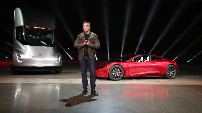 Las acciones de Tesla caen más del 4% en medio de un informe de ventas
