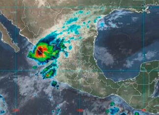 El huracán Orlene toca tierra en México El huracán Orlene toca tierra en México
