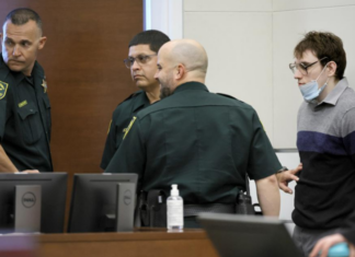 Tirador en escuela de Parkland recibirá cadena perpetua por matar a 17