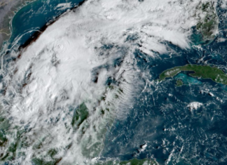 Tormenta tropical Karl cobra fuerza en el Golfo de México