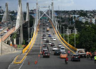 MOPC deja abierto el tránsito en remozado puente Juan Pablo Duarte