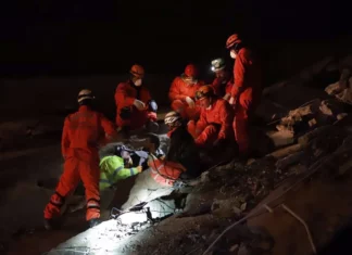 Hallan a hombre con vida en Turquía tras durar 278 horas bajo los escombros Imagen Ilustrada
