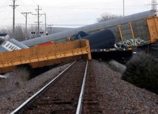 El choque de un tren deja un muerto en Ohio Imagen Ilustrada