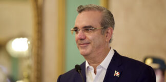 Presidente Abinader recibe a Selección de Baloncesto que clasificó al Mundial en Palacio Nacional