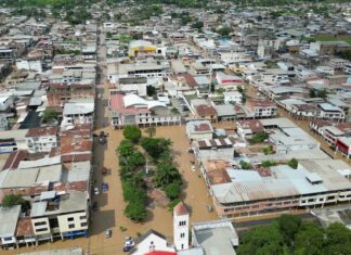 Tres muertos y 2,000 familias afectadas polas lluvias en Ecuador Imagen Ilustrada
