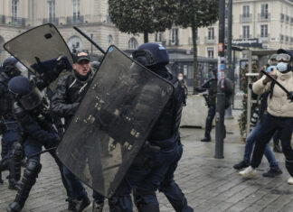 Irán condena la represión de las manifestaciones en Francia