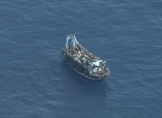 Barco con 400 personas a bordo a la deriva en el Mediterráneo y Malta