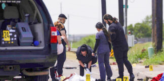 Lo que se sabe del arrollamiento frente a un centro de migrantes que dejó 8 muertos en EE.UU.