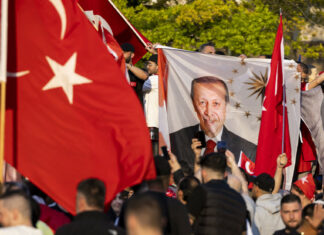 Ministro alemán critica a los turcos residentes en su país que votaron por Erdogan