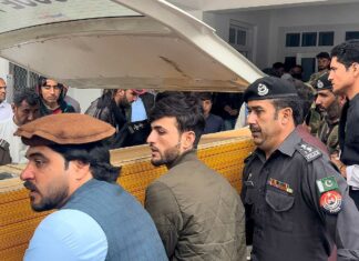 Al menos siete muertos en un tiroteo en una escuela en Pakistán