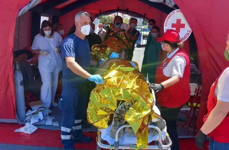 Al menos 78 migrantes mueren al hundirse un barco pesquero frente a las costas de Grecia