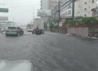 Aguaceros con tronadas y ráfagas de viento en algunas localidades
