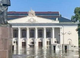 «La ciudad está inundada»: Muestran las secuelas de la destrucción de la presa de Kajovka