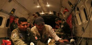Los cuatro niños indígenas que sobrevivieron 40 días en la selva amazónica colombiana tras estrellarse la avioneta en que viajaban han compartido detalles limitados pero desgarradores de su terrible experiencia con familiares, incluido que su madre estuvo con vida durante varios días después del accidente.
