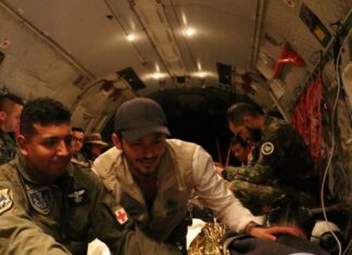 Niños dan detalles de 40 días desgarradores Los cuatro niños indígenas que sobrevivieron 40 días en la selva amazónica colombiana tras estrellarse la avioneta en que viajaban han compartido detalles limitados pero desgarradores de su terrible experiencia con familiares, incluido que su madre estuvo con vida durante varios días después del accidente.