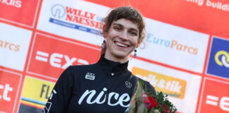 Ciclista trans Austin Killips gana una carrera por 5 minutos de diferencia frente a mujeres biológicas
