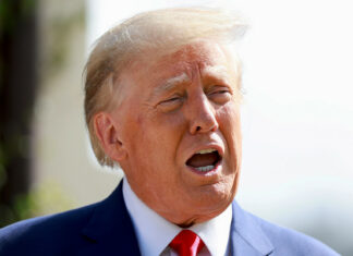 Trump afirma que no devolvió los documentos clasificados porque estaba «muy ocupado»