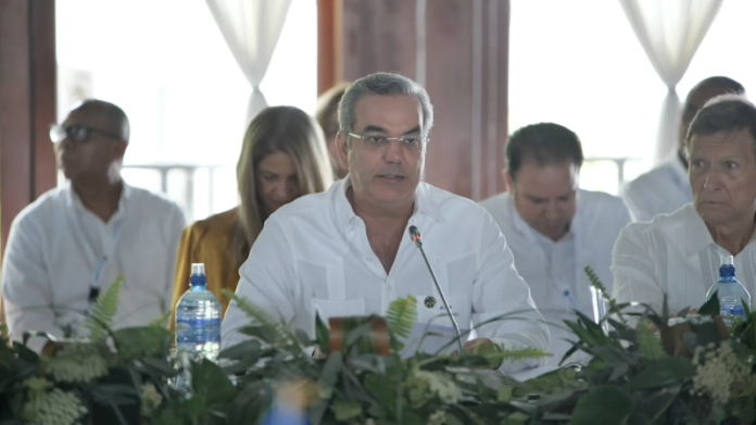 El vicepresidente de El Salvador, Félix Ulloa, anunció en la 57 Reunión de Jefes de Estado y de Gobierno del Sistema de la Integración Centroamericana (SICA), que atendiendo al llamado hecho por el presidente dominicano Luis Abinader, de que acudir en ayuda de Haití, su país instalará una oficina de cooperación en ese país.