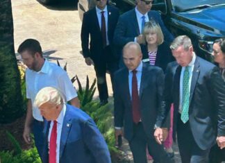 Trump es dejado en libertad sin fianza tras comparecer en Miami