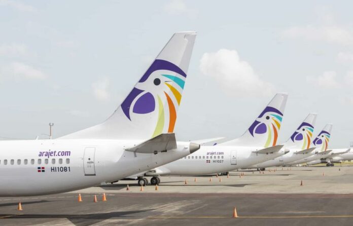 Arajet y Banreservas firman acuerdo para facilitar viajes a dominicanos Arajet anunció la alianza que hizo con Banreservas para mejorar la experiencia de viaje a sus clientes con 20 % de devolución y una maleta en bodega adicional de cortesía para quienes paguen boletos con tarjeta de débito o crédito de Banreservas.