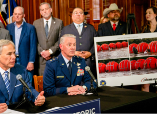 Texas colocará una barrera flotante en la frontera con México