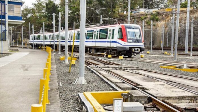 Metro no se ha afectado por la huelga asegura director de la Opret El director de la Oficina para el Reordenamiento del Transporte (Opret), Rafael Antonio Santos Pérez, informó este lunes que los empleados que se mantienen en huelga son desvinculados automáticamente después de tres días sin trabajar, por lo que se desvinculan por sí mismos.